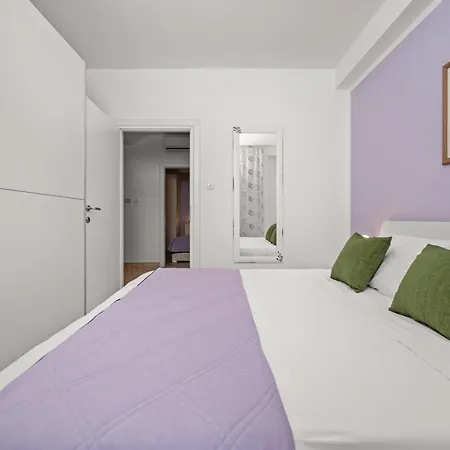 Apartament Principi Violet